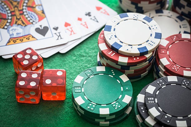 gaskan Live Casino multi-camera HD studio showing professional dealers at blackjack and roulette tables